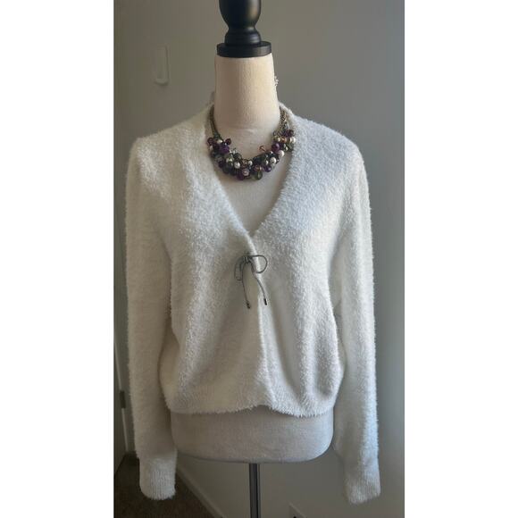 NWT STEVIE by Steve Madden White Fluffy LongSleeve V-Neck Crystal Bow Sweater XL - Picture 1 of 9